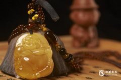 女人必備的三大寶石，女人戴寶石戒指戴在哪個手指上？