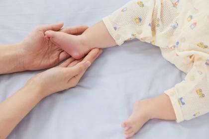 宝宝手腕有痣代表什么,手腕长痣的宝宝长大能力强吗？